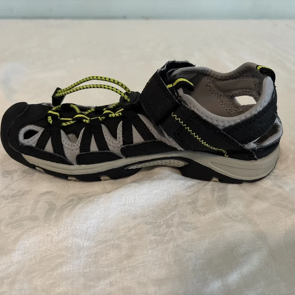 Kamik‎ Boy's Crab sandal size 3 youth